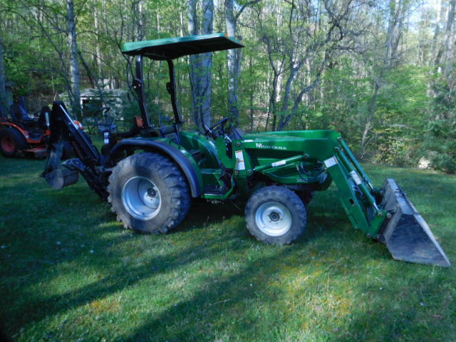 Living Estate  Auction Farm Machinery, tools, trailer, plus much more - DSCN0001.JPG