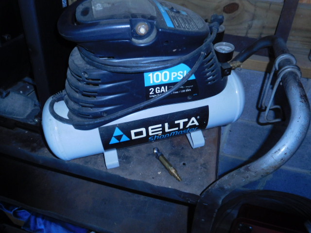 Living Estate  Auction Farm Machinery, tools, trailer, plus much more - DSCN0003.JPG