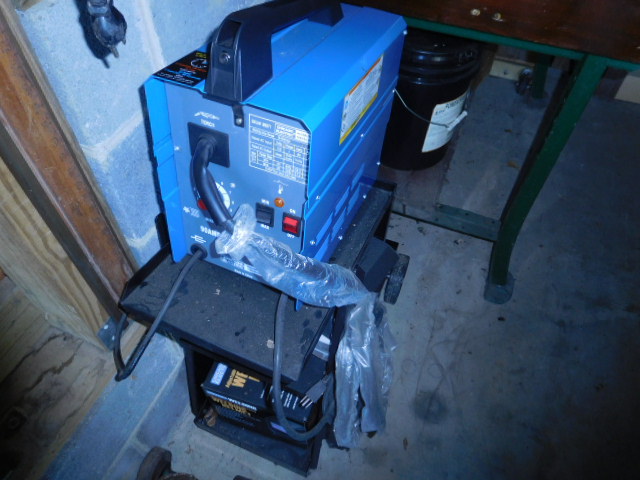 Living Estate  Auction Farm Machinery, tools, trailer, plus much more - DSCN9990.JPG