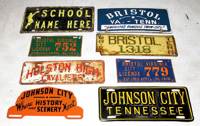 Ken Depew Country Store Collection, Auto Tags and Toppers,Toys, Advertising and More Auction - 9378.jpg