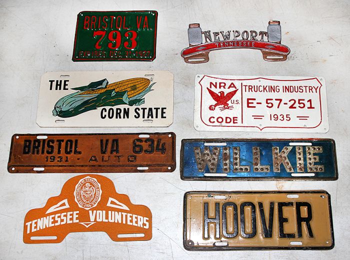 Ken Depew Country Store Collection, Auto Tags and Toppers,Toys, Advertising and More Auction - 9383.jpg