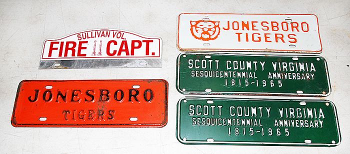 Ken Depew Country Store Collection, Auto Tags and Toppers,Toys, Advertising and More Auction - 9384.jpg