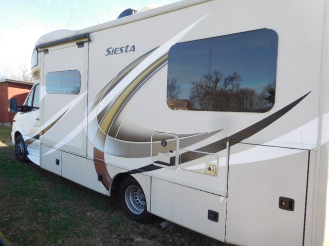 The Morris Auction-  Motorhome, Pickup truck, Fastest Camaro Ever, Tools, Tool boxes,  Equestrian, and Decorative signs and more - DSCN9873.JPG