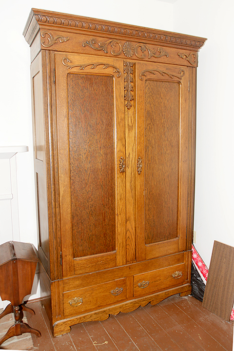 Memorial Day Auction Contents of old Jonesborough house, Lamp and Clock collection, and Much more - 1901.jpg