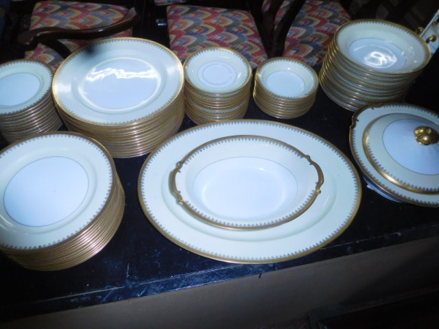 Memorial Day Auction Contents of old Jonesborough house, Lamp and Clock collection, and Much more - DSCN0065.JPG