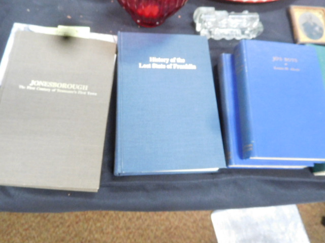 Memorial Day Auction Contents of old Jonesborough house, Lamp and Clock collection, and Much more - DSCN0093.JPG