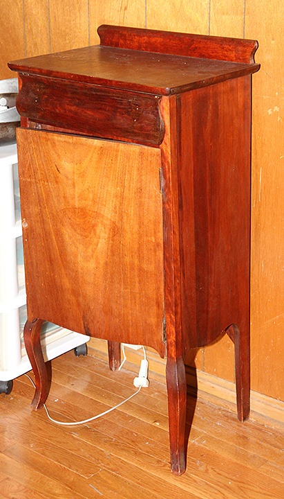 Anne Brading Estate Auction - 8325.jpg